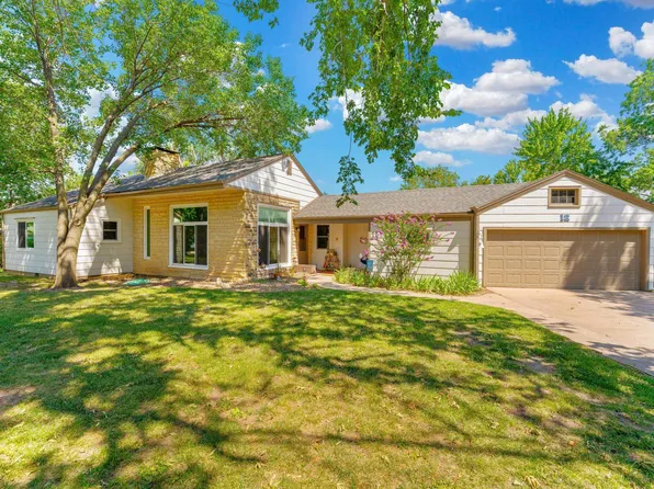 12 Cedar Dr, Newton, KS 67114