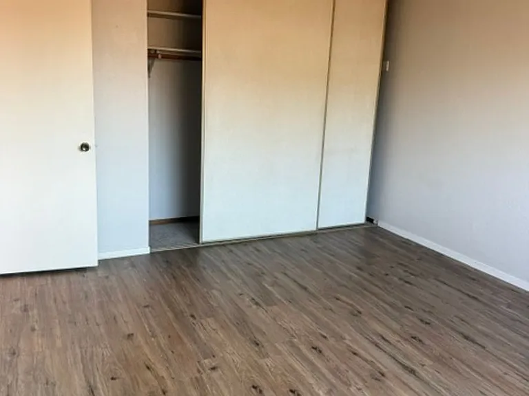 583 Bridge St — Photo 23