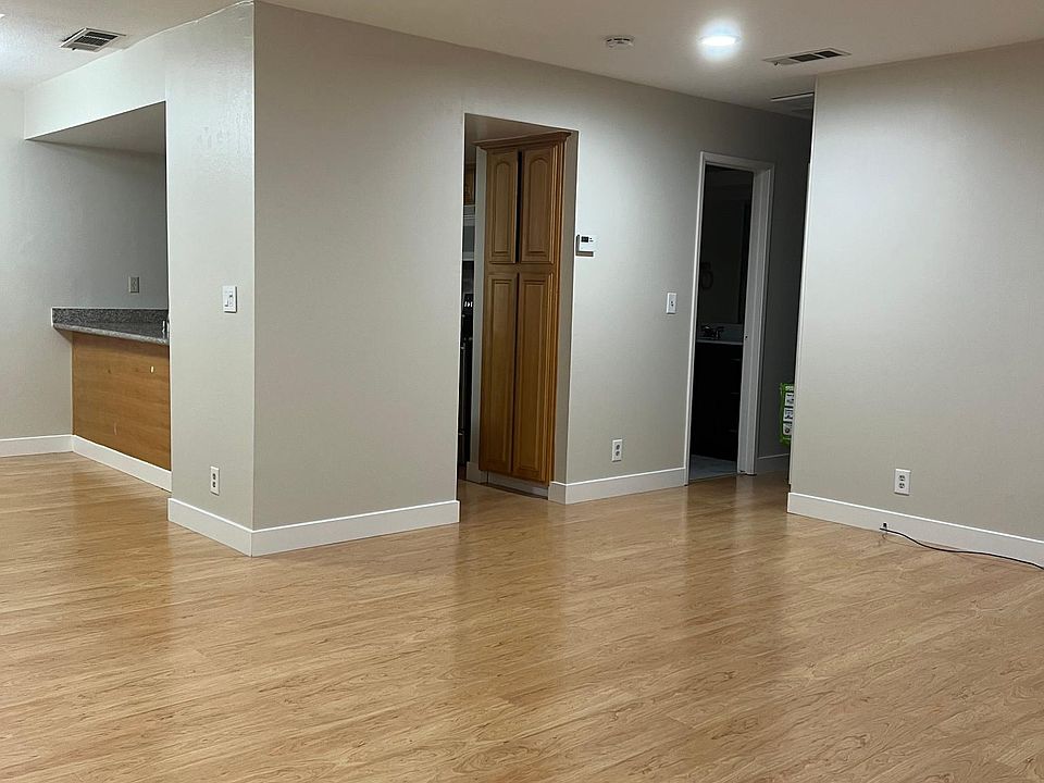 1st image of 235 Red Oak Dr W APT P