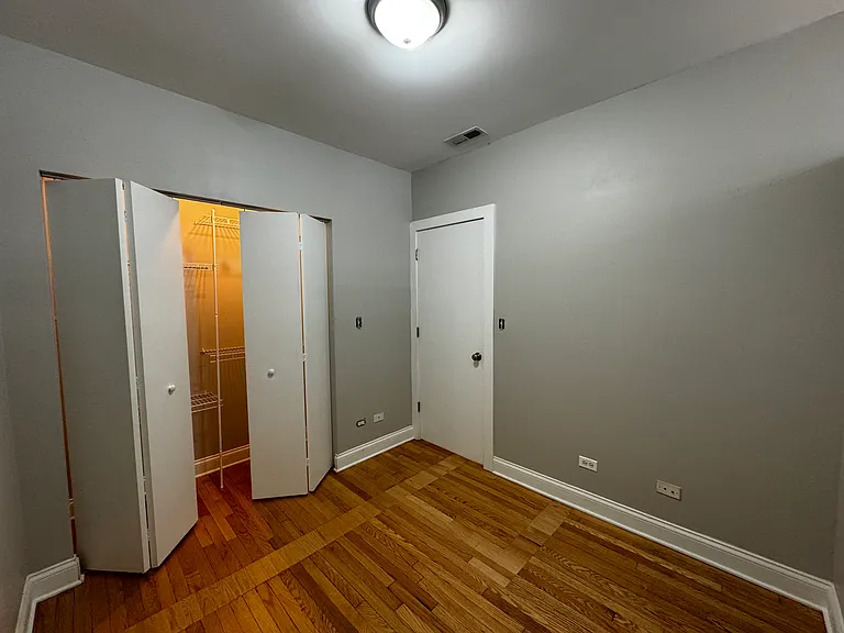 5400-5402 N Winthrop Avenue Gdn — Photo 8