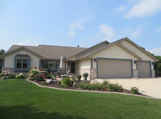 N837 Oak Ridge Dr, Oconomowoc, WI 53066