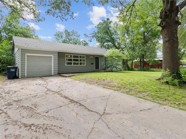 1946 Alabama St, Lawrence, KS 66046