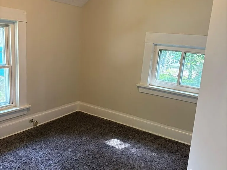 112 N Clinton St — Photo 15