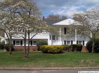 6 Broadmoor Dr, Lincroft, NJ