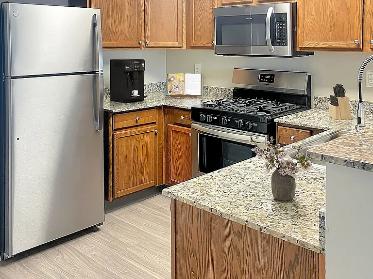 Via Vista Apartment Community — Photo 8