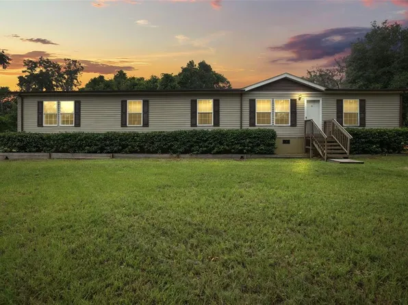 9711 SE Highway 464c, Ocklawaha, FL 32179