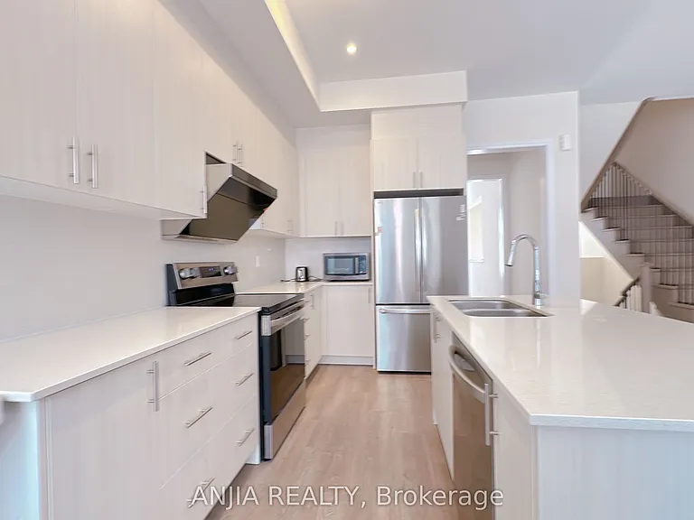 10 Tay Ln — Photo 7