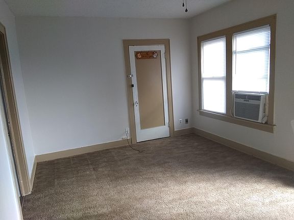 3rd image of 613 N Jefferson St #615