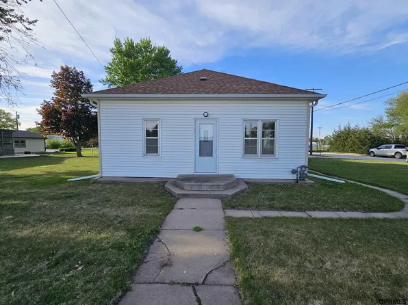 321 E Johnson St, Clay Center, NE 68933
