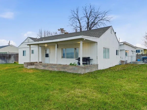 1107 11th St, Benton City, WA 99320