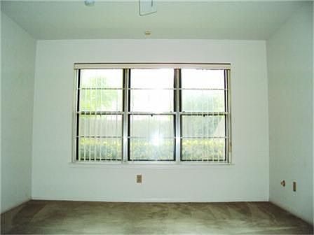 5th image of 7607 Braesdale Ln