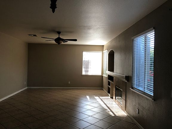 3rd image of 404 Collection St