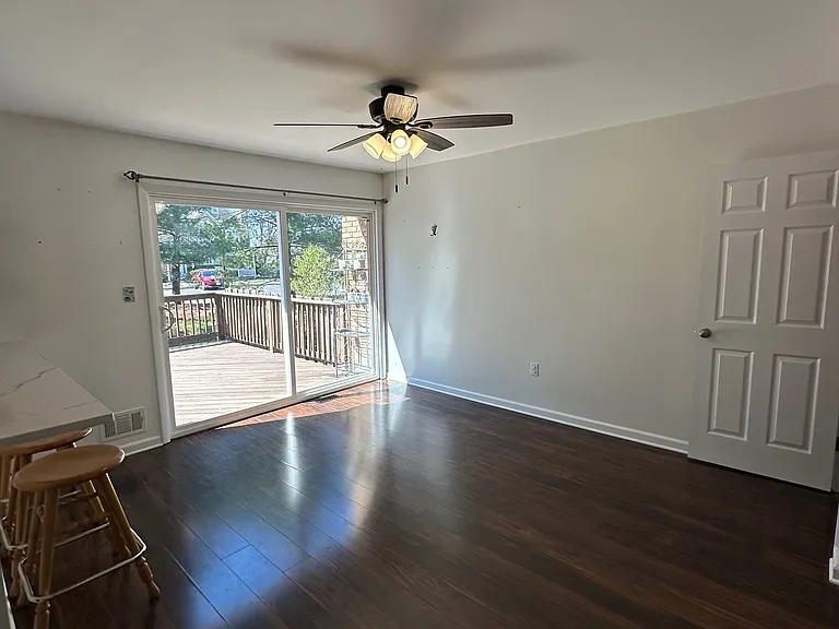 Eat in kitchen space for large table and chairs.