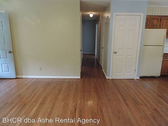 4th image of 313 McConnell St