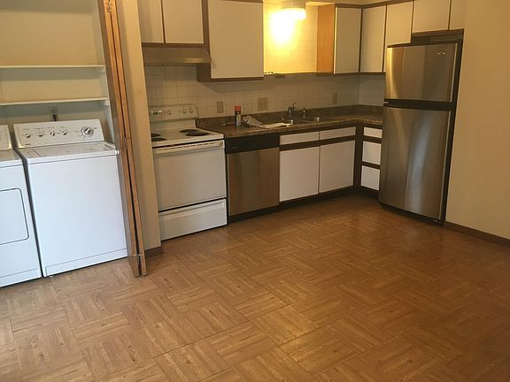 2nd image of 419 Dexter Dr