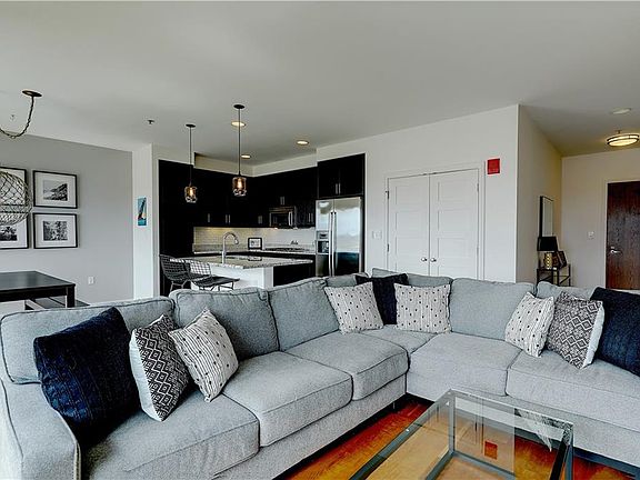 5th image of 200 Exchange St Unit 1613