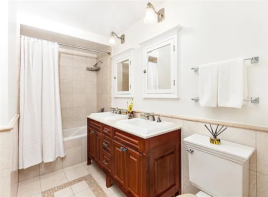 Sold by Warburg | media 25