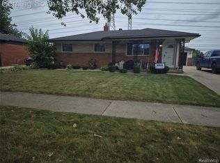 30541 Iroquois Dr, Warren, MI 48088