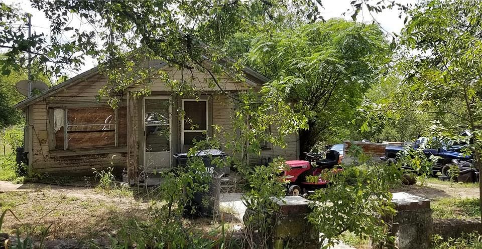 1st image of 407 Old Iredell St