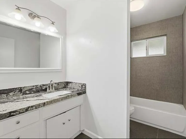 209 Tokay Ave — Photo 18