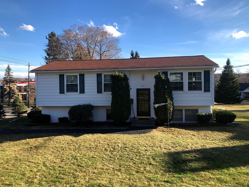 Front view of home