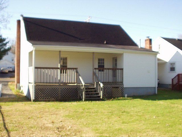 2nd image of 208 Walnut St