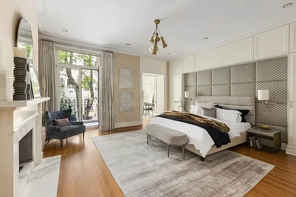 Sold by Leslie J. Garfield | media 11