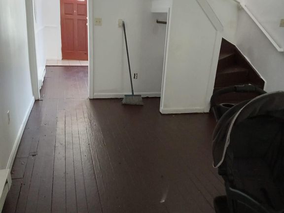 4th image of 129 E Antietam St