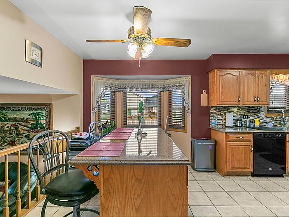 5th image of 19733 Lake Park Dr