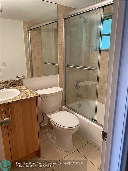 1st image of 1125 NE 16th Pl APT 205