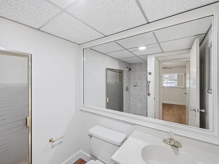 28 Seville Dr #B — Photo 24