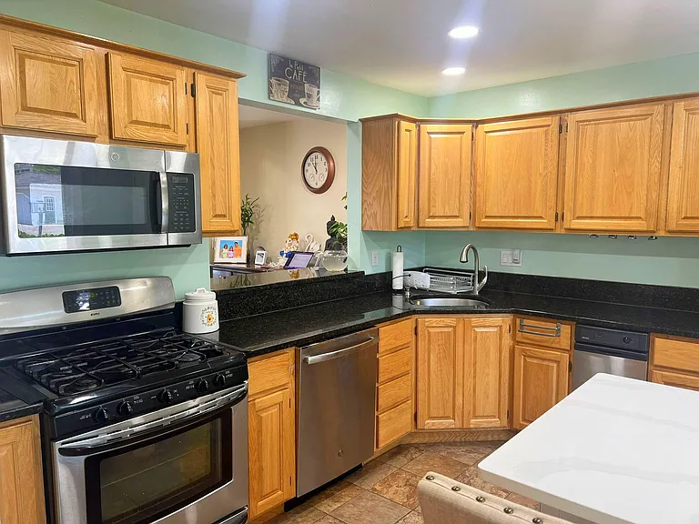 143 Westview Dr — Photo 10