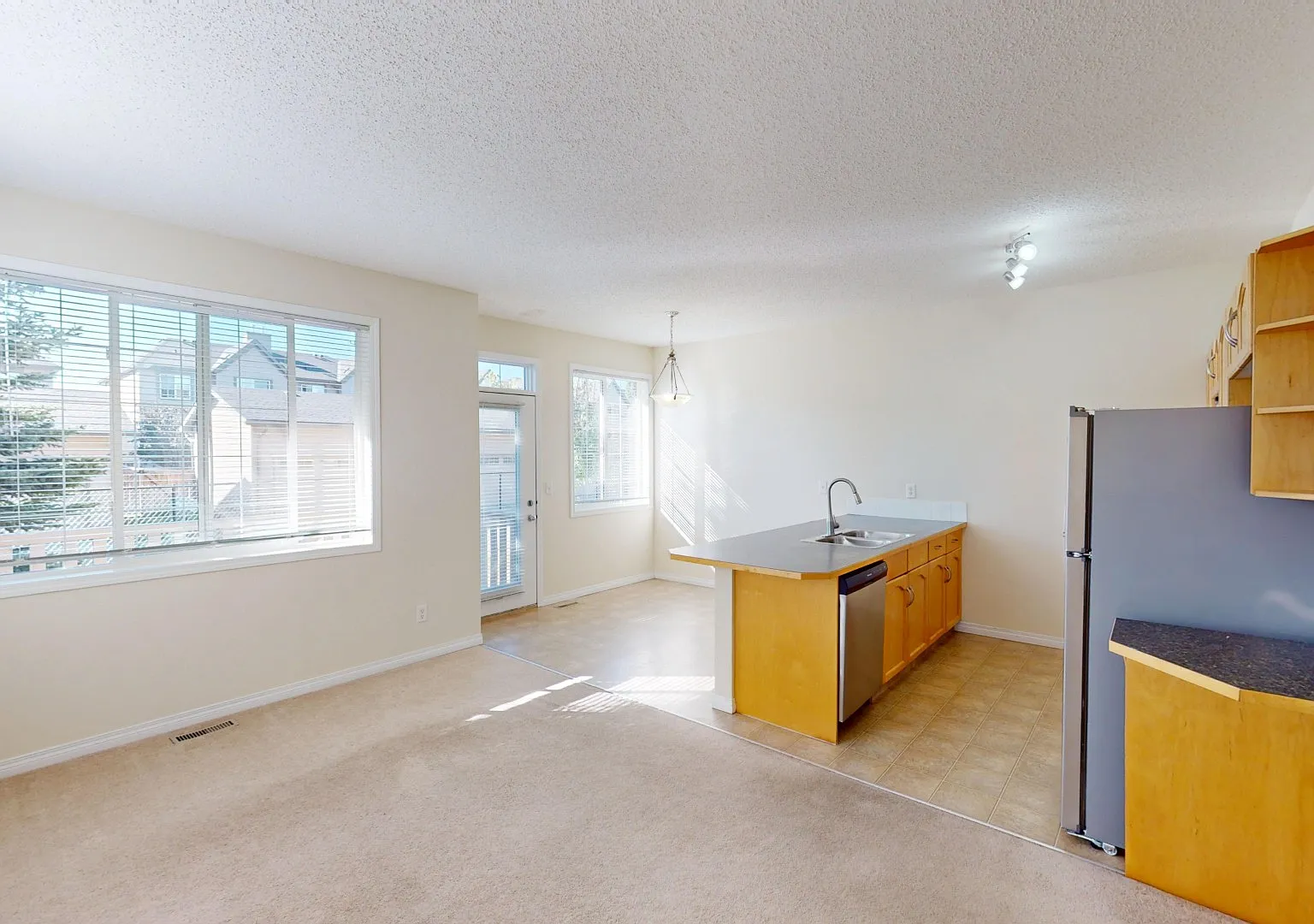 18 Everridge Gardens SW — Photo 4
