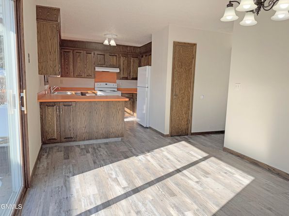 bismarck-north-dakota-447600754 picture