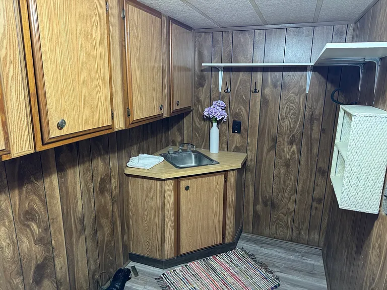 7031 Timber Rdg S — Photo 15