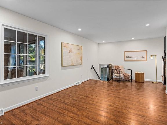 5th image of 5024 Timbrook Ln
