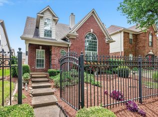 7439 Macon Rd, Cordova, TN 38018