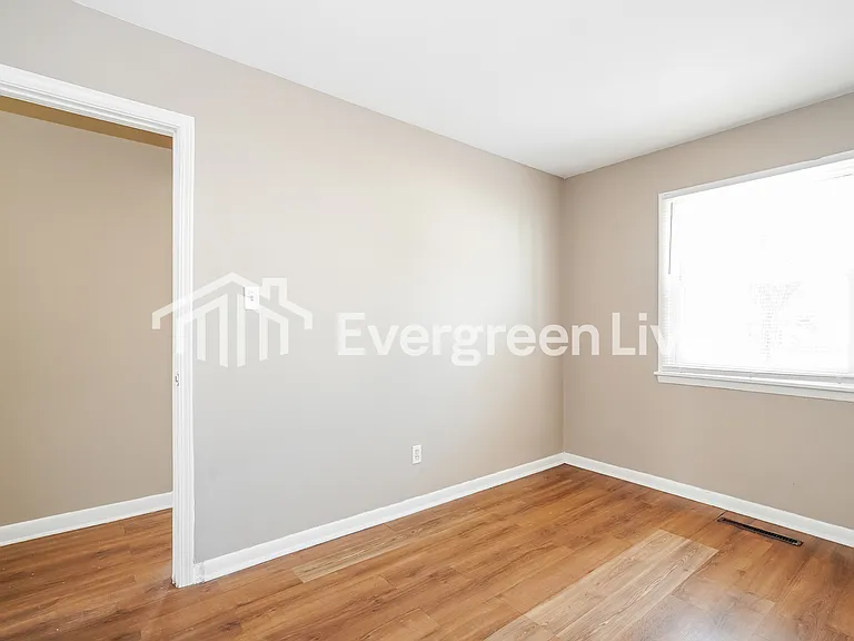 1634 Huxley Dr — Photo 13