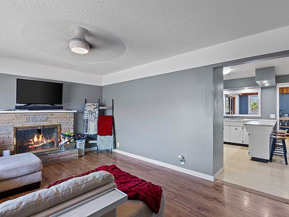 5th image of 1027 Moncton Ave