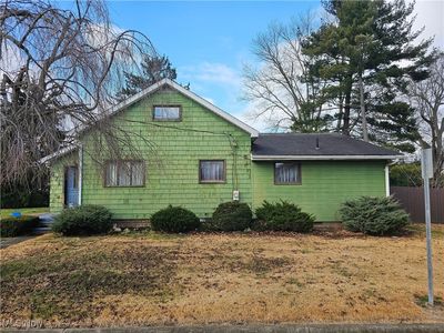 671 Dartmouth St SE, Brewster, OH, 44613