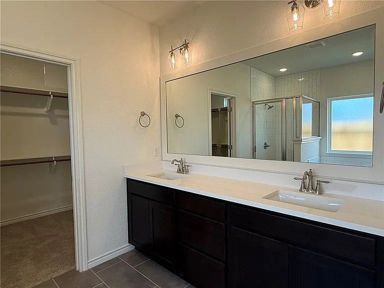 3709 Lamar Hollow Ct — Photo 12