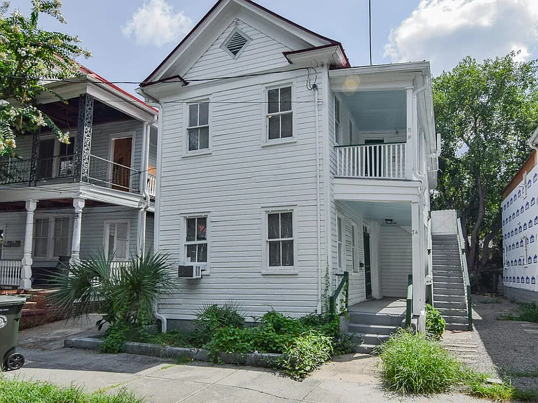 74 Smith St #A — Photo 1