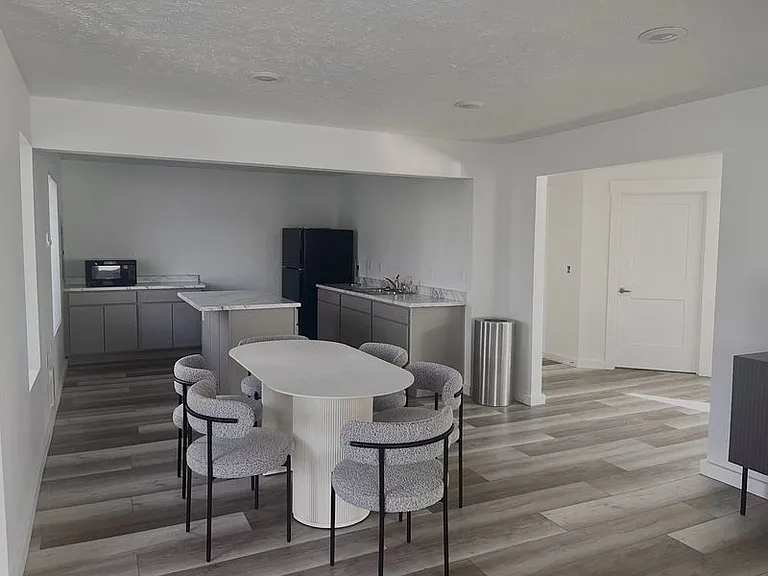 Buckeye Villas — Photo 4