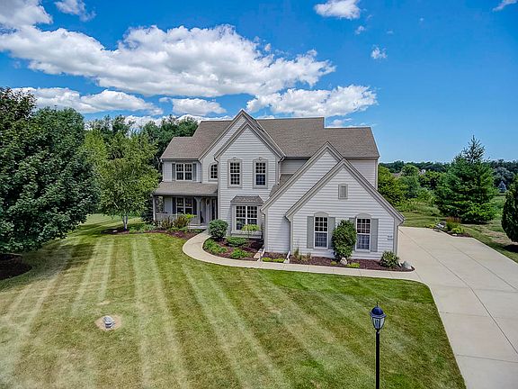 2nd image of W126N6462 Willow Ct