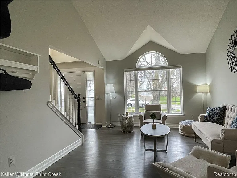 4927 Ravine Ct — Photo 3