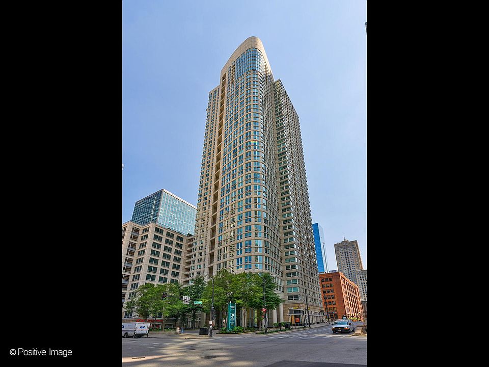1st image of 345 N La Salle Dr APT 3006