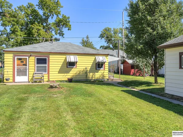 515 S East St, Valley, NE 68064