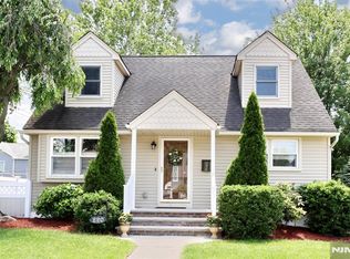 220 New Jersey Ave, Bergenfield, NJ 07621