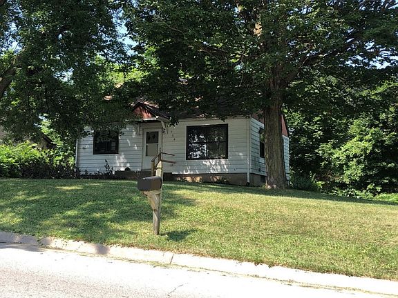 2nd image of 908 N Day Ave