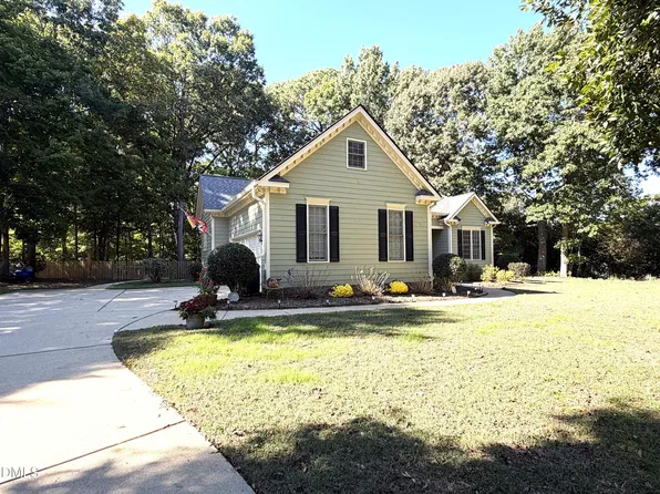 3200 Oaklyn Springs Dr, Raleigh, NC 27606